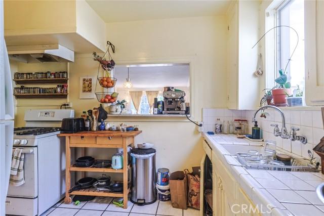 144 S Kenmore Avenue, Los Angeles CA 90004 | Multi Family 34