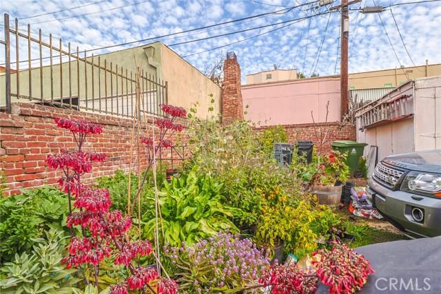 144 S Kenmore Avenue, Los Angeles CA 90004 | Multi Family 16