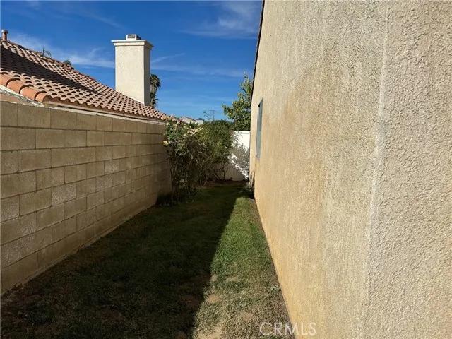 2594 Gunnison Way, Colton Ca 92324 | Detached 34