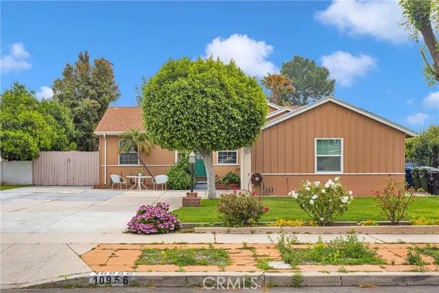 10956 Gloria Avenue, Granada Hills Ca 91344 | Detached 1