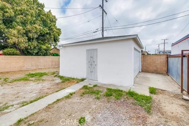 1110 N Pearl Avenue, Compton Ca 90221 | Detached 19