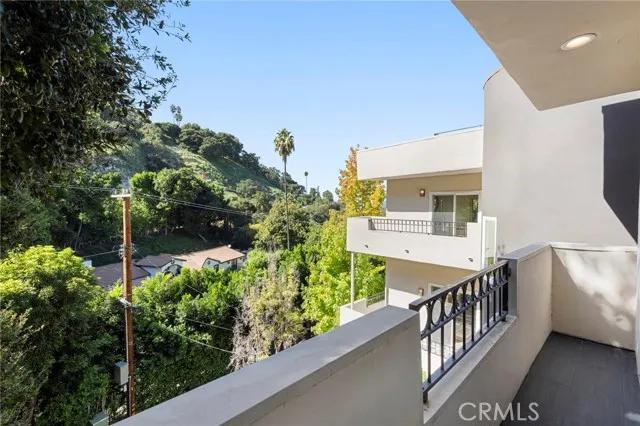 4148 Sunswept Drive, Studio City Ca 91604 | Detached 50