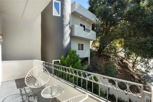 4148 Sunswept Drive, Studio City Ca 91604 | Detached 5