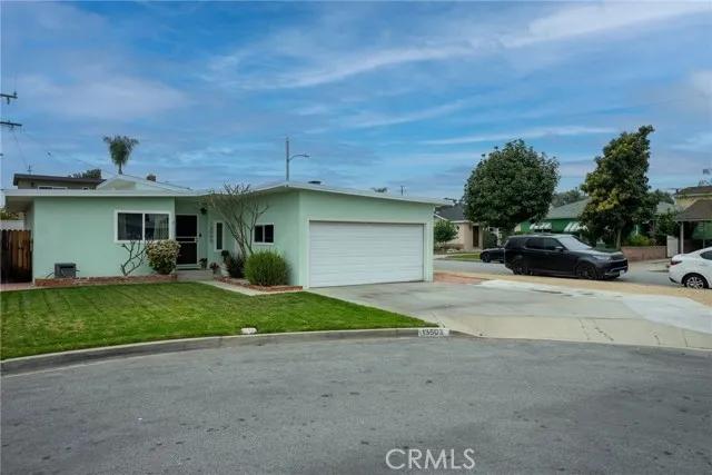 13503 Fidler Avenue, Bellflower Ca 90706 | Detached 31