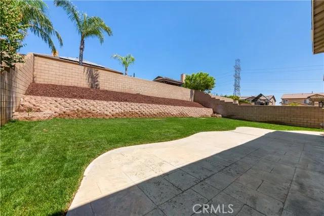 5949 Grizzly Way, Fontana Ca 92336 | Detached 32