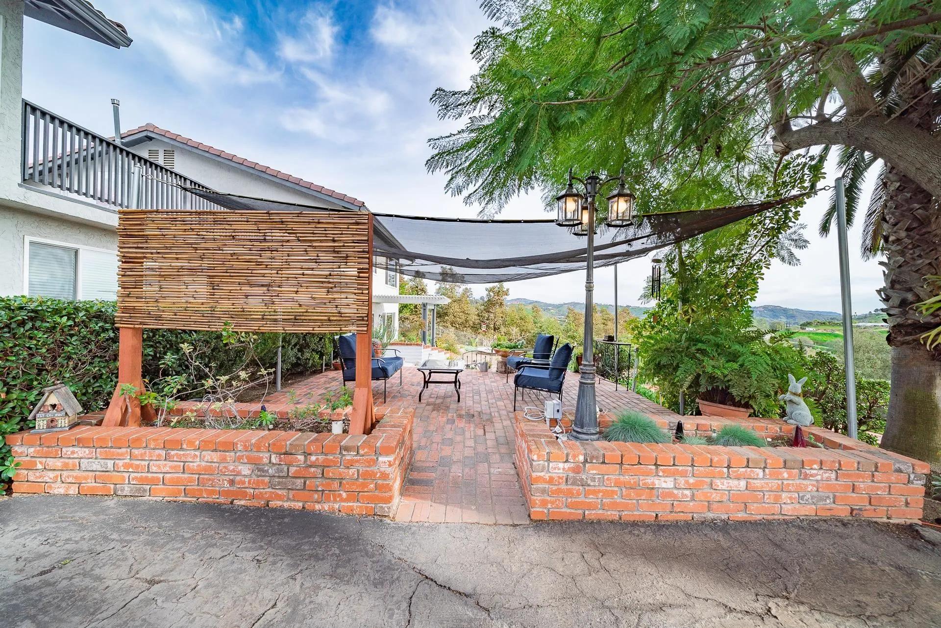 2820 Via Del Robles, Fallbrook CA 92028 | Detached 27