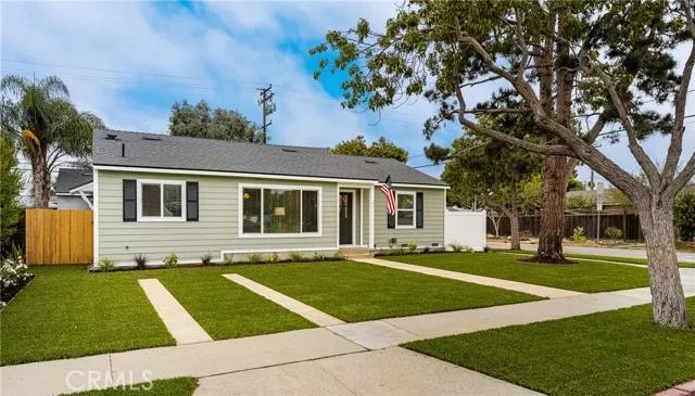 2069 N Greenbrier Road, Long Beach Ca 90815 | Detached 2