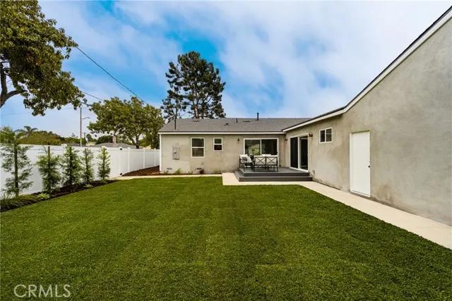 2069 N Greenbrier Road, Long Beach Ca 90815 | Detached 51