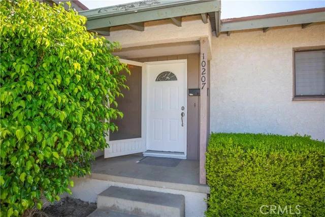 10207 Collett Ave, North Hills Ca 91343 | Detached 1