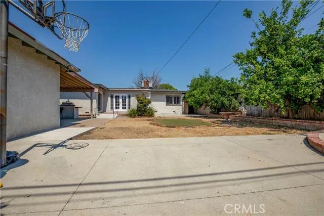 10207 Collett Ave, North Hills Ca 91343 | Detached 23