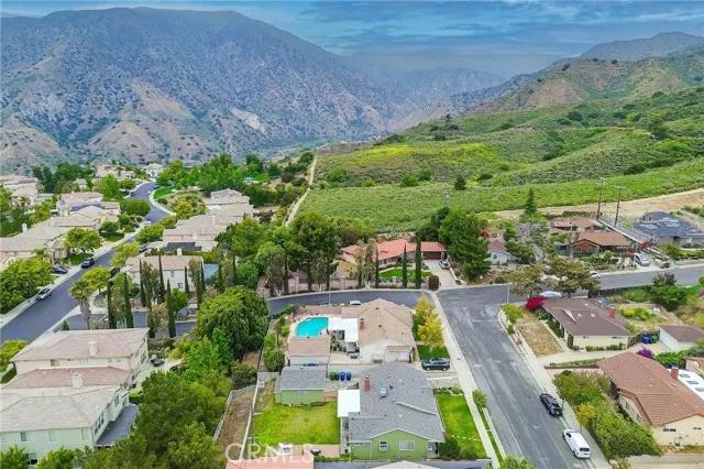 11071 Sevenhills Drive, Tujunga Ca 91042 | Detached 3