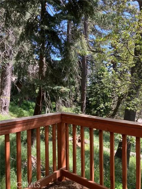 675 East Victoria Court, Lake Arrowhead Ca 92352 | Detached 17