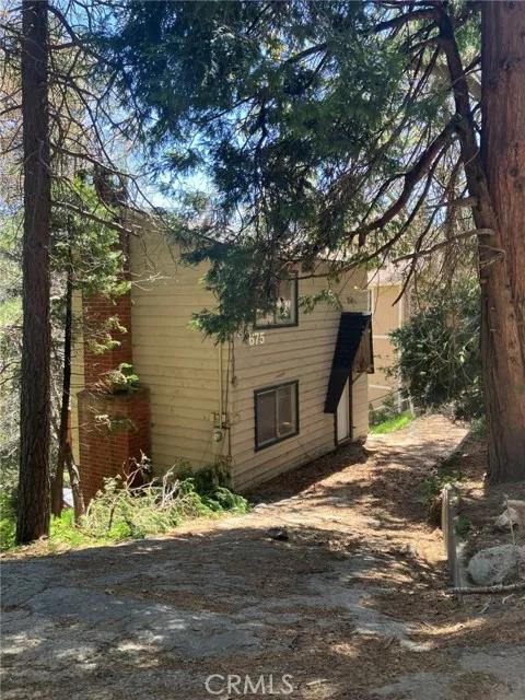 675 East Victoria Court, Lake Arrowhead Ca 92352 | Detached 3