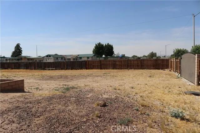 22192 Goshute Avenue, Apple Valley Ca 92307 | Detached 61