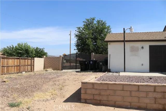 22192 Goshute Avenue, Apple Valley Ca 92307 | Detached 62