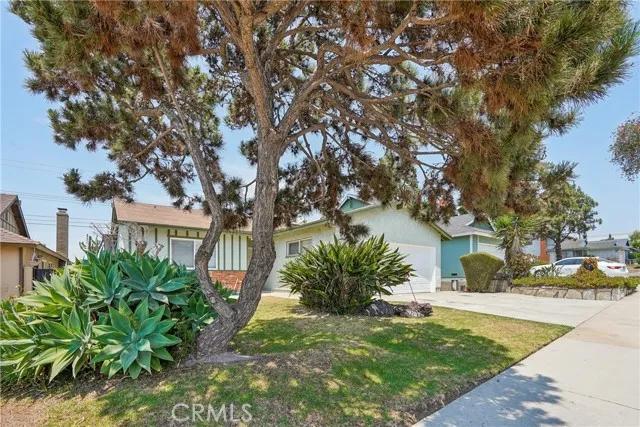 19207 Northwood Avenue, Carson Ca 90746 | Detached 3