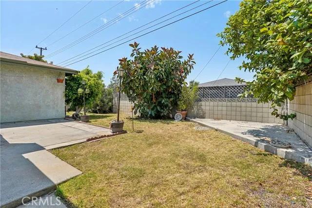 19207 Northwood Avenue, Carson Ca 90746 | Detached 27