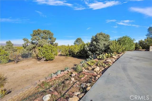 9329 Oasis Road, Pinon Hills Ca 92372 | Detached 37