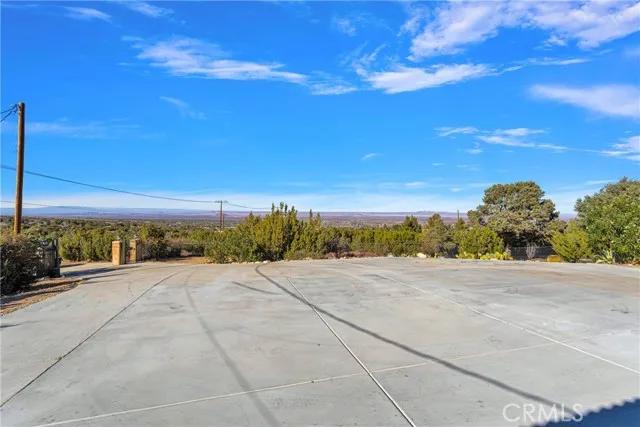 9329 Oasis Road, Pinon Hills Ca 92372 | Detached 39