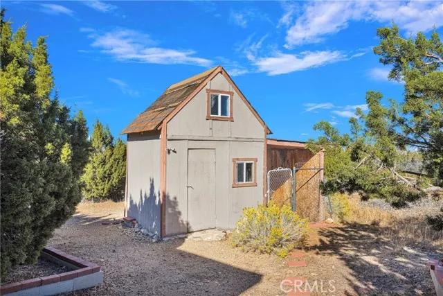 9329 Oasis Road, Pinon Hills Ca 92372 | Detached 32