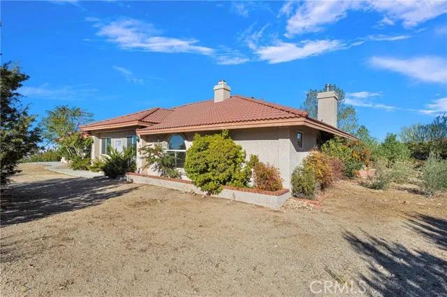 9329 Oasis Road, Pinon Hills Ca 92372 | Detached 3