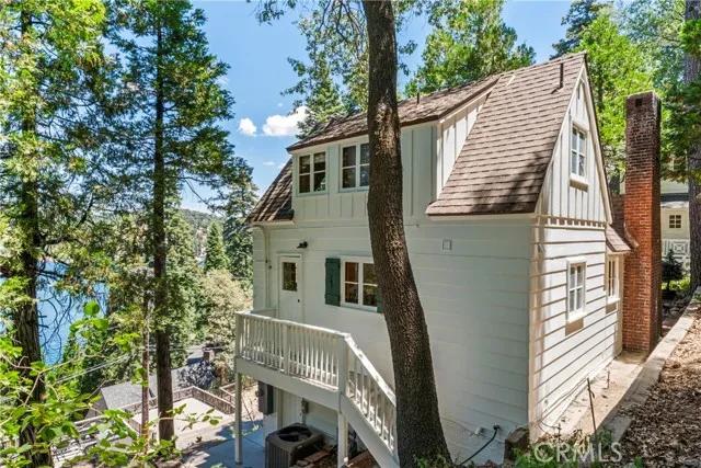 28901 Palisades Drive, Lake Arrowhead Ca 92352 | Detached 32