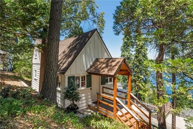 28901 Palisades Drive, Lake Arrowhead Ca 92352 | Detached 3