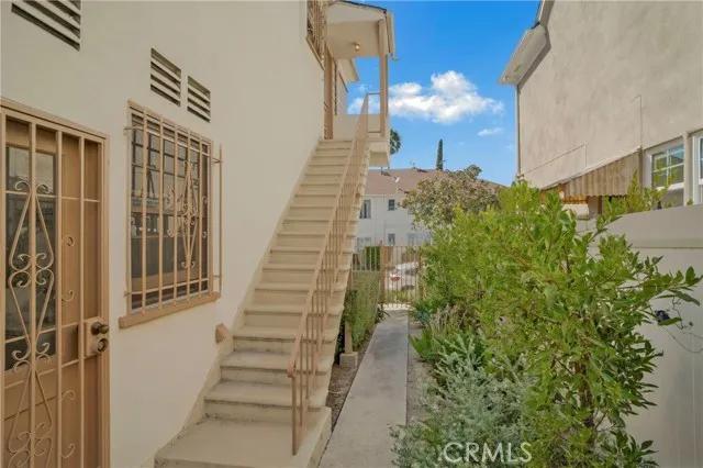 808 Alendale, Los Angeles Ca 90036 | All Other Attached 32