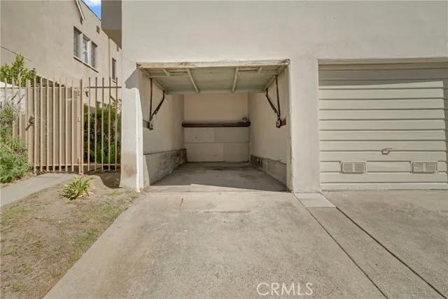 808 Alendale, Los Angeles Ca 90036 | All Other Attached 43