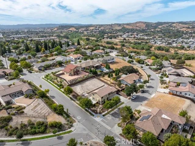 680 Red Cloud Road, Paso Robles Ca 93446 | Detached 47