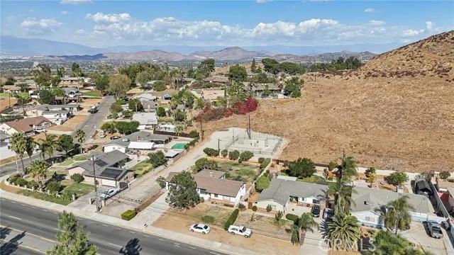 11179 Arlington Avenue, Riverside Ca 92505 | Detached 37