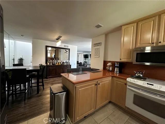 2521 N Whitewater Club Drive # B, Palm Springs Ca 92262 | All Other Attached 6