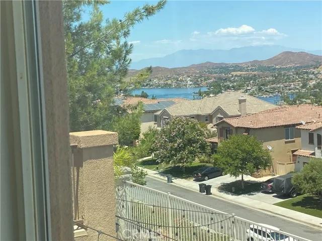 9 Plaza Modena, Lake Elsinore Ca 92532 | Detached 29