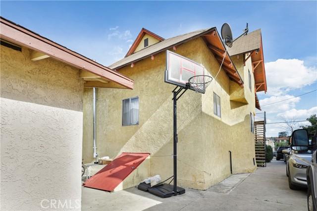 1411 Menlo Avenue, Los Angeles CA 90006 | Multi Family 27