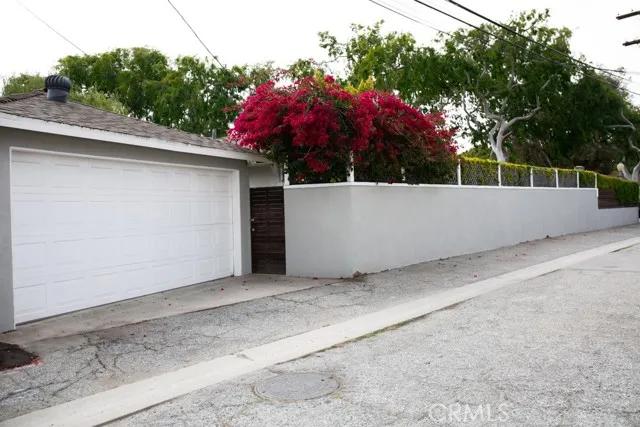 10722 Braddock Drive, Culver City Ca 90230 | Detached 24