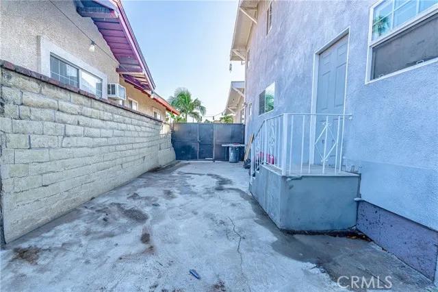 1435 W 50th Street, Los Angeles Ca 90062 | Detached 36