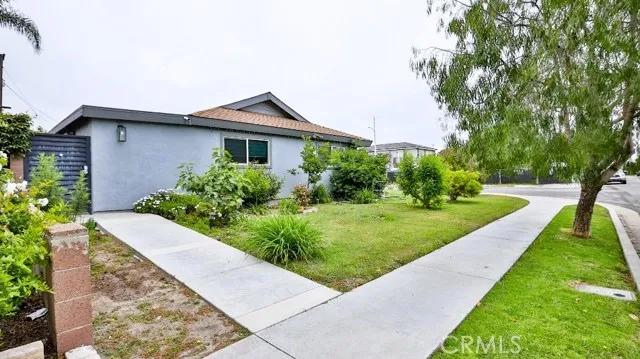 5101 Robinwood Drive, Huntington Beach Ca 92649 | Detached 33