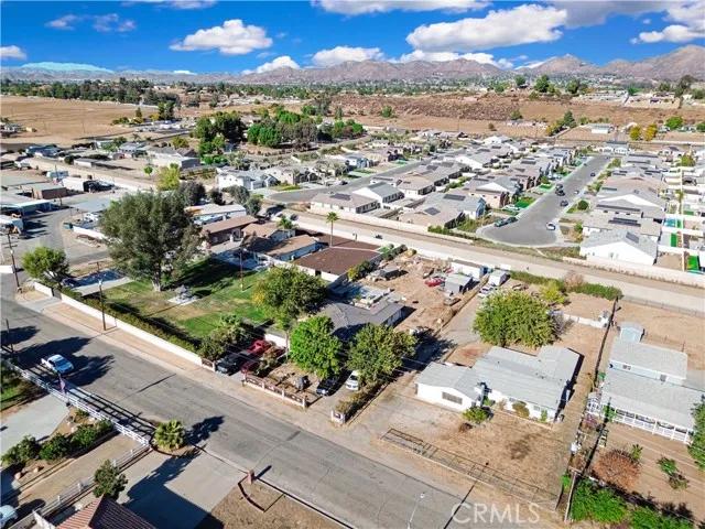 21210 Union Street, Wildomar Ca 92595 | Detached 43