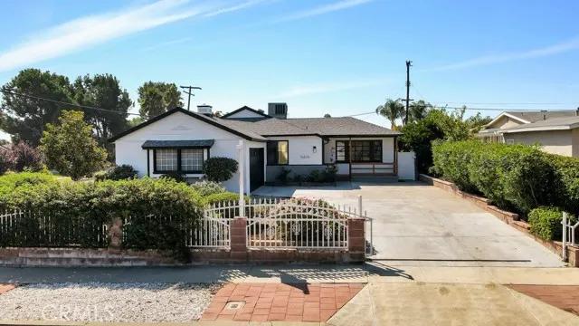 16636 Kinzie Street, North Hills Ca 91343 | Detached 1