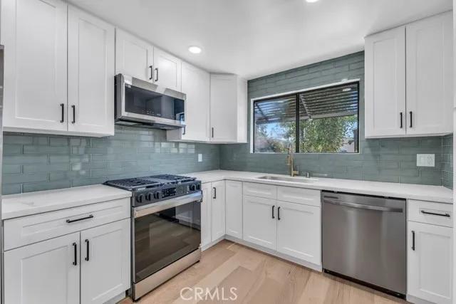 16636 Kinzie Street, North Hills Ca 91343 | Detached 16