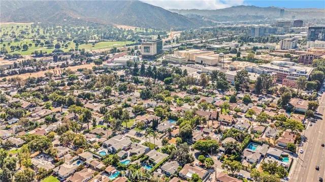 528 S Parish Place, Burbank Ca 91506 | Detached 37