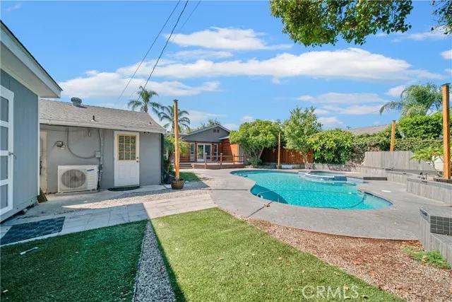 528 S Parish Place, Burbank Ca 91506 | Detached 31