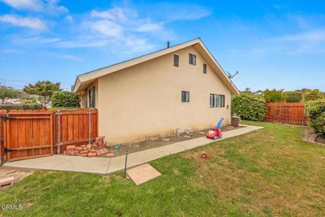 180 Armstrong Avenue, Ventura Ca 93003 | Detached 26