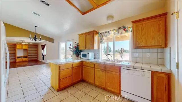 16284 Joshua Street, Hesperia Ca 92345 | Detached 21