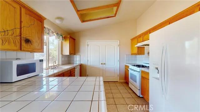 16284 Joshua Street, Hesperia Ca 92345 | Detached 17