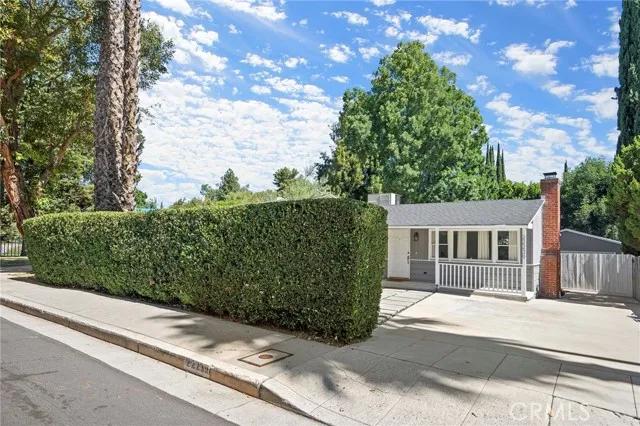 22239 Avenue San Luis, Woodland Hills Ca 91364 | Detached 4