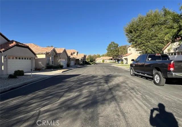 19193 Pine Way, Apple Valley Ca 92308 | Detached 5