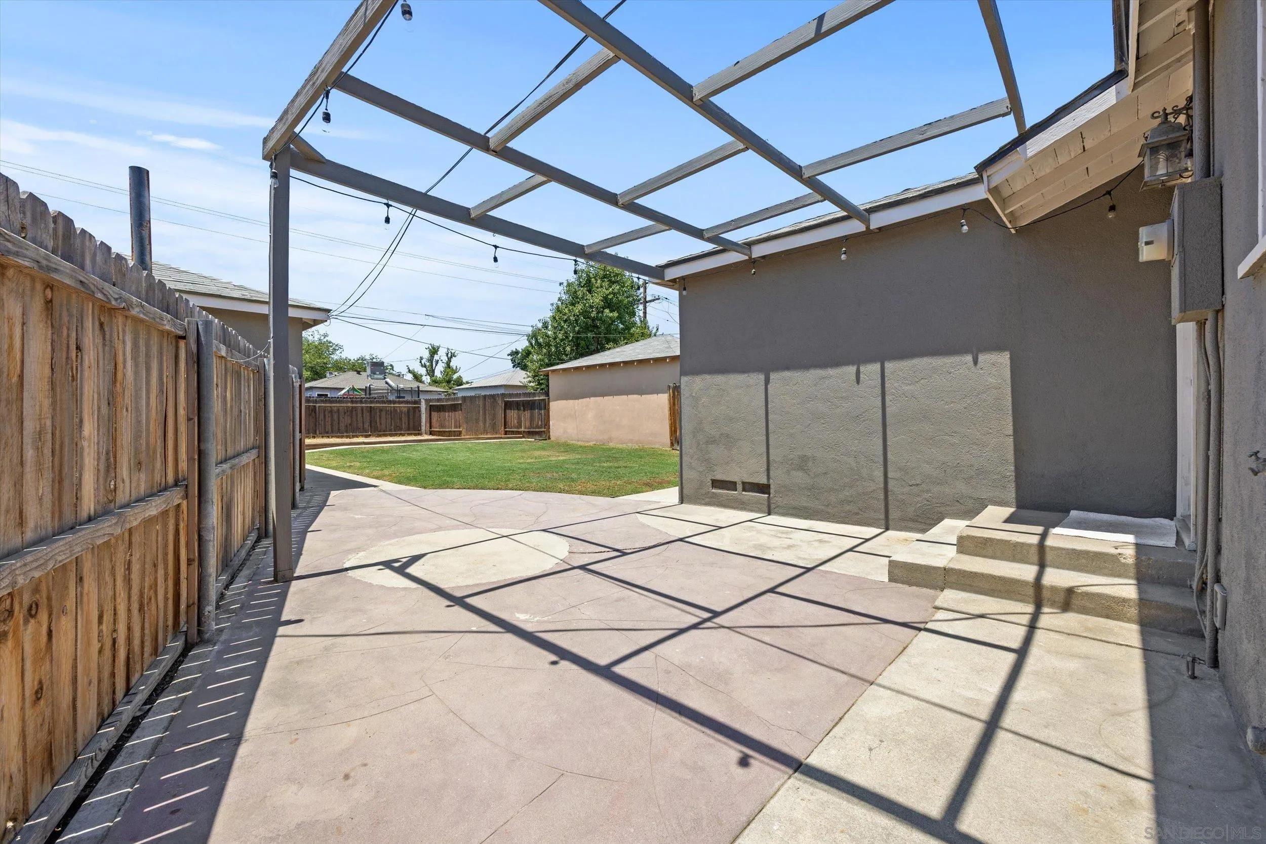 2801 Worthington Ave, Bakersfield Ca 93308 | Detached 21