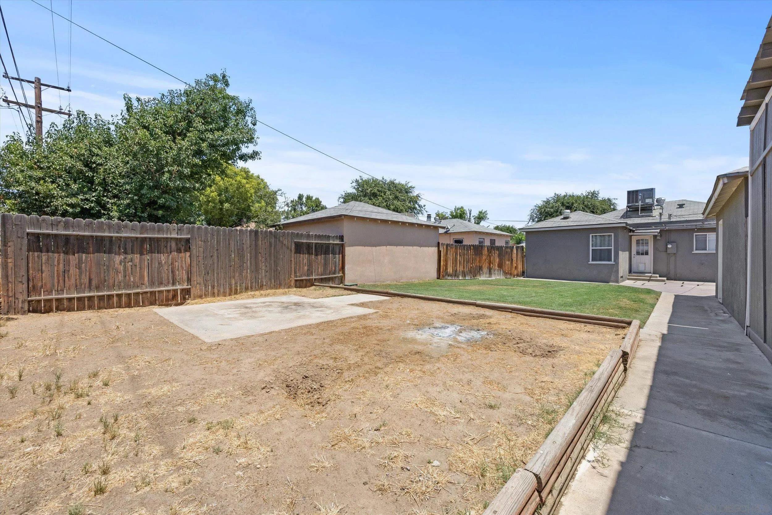 2801 Worthington Ave, Bakersfield Ca 93308 | Detached 24