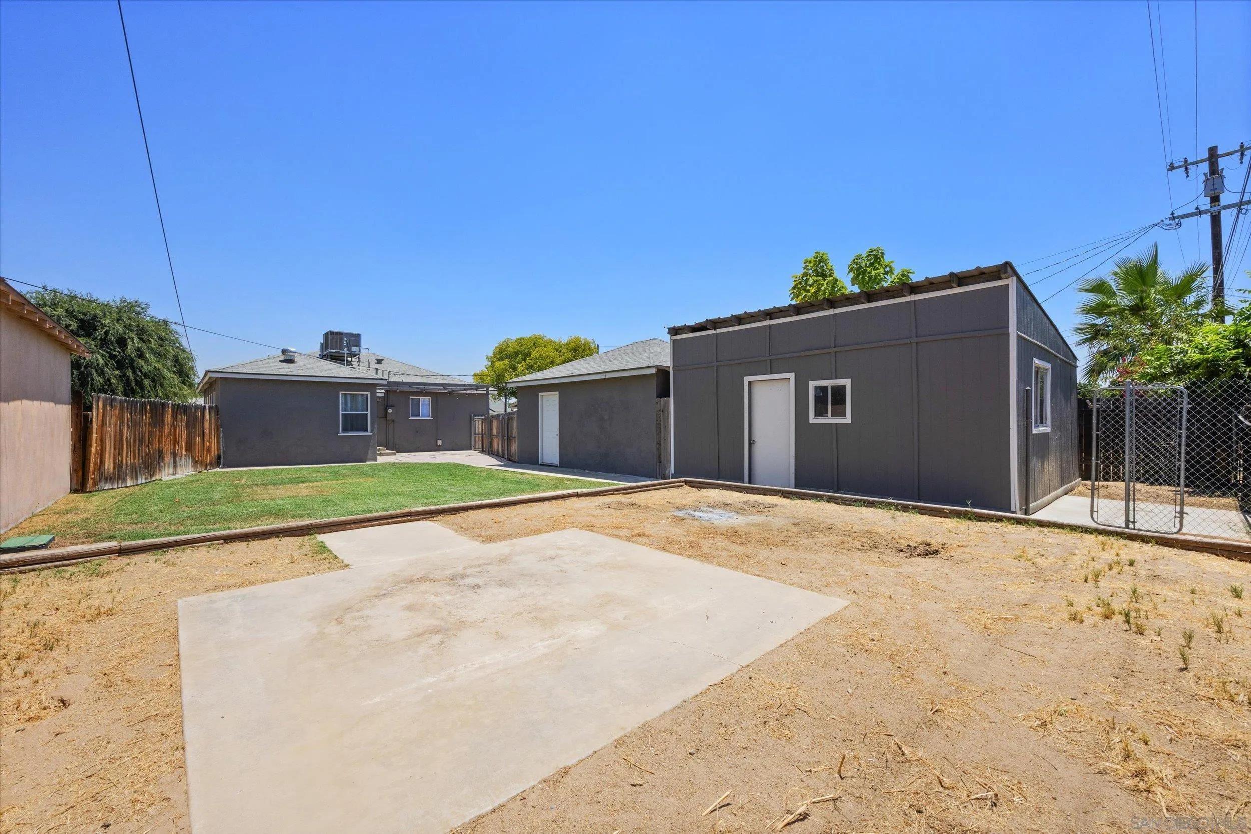 2801 Worthington Ave, Bakersfield Ca 93308 | Detached 23